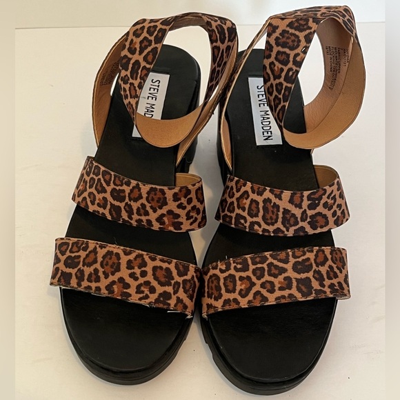 Steve Madden Haidar Women's Stretchy Cushioned Footbed Round Toe Heels - Picture 8 of 16